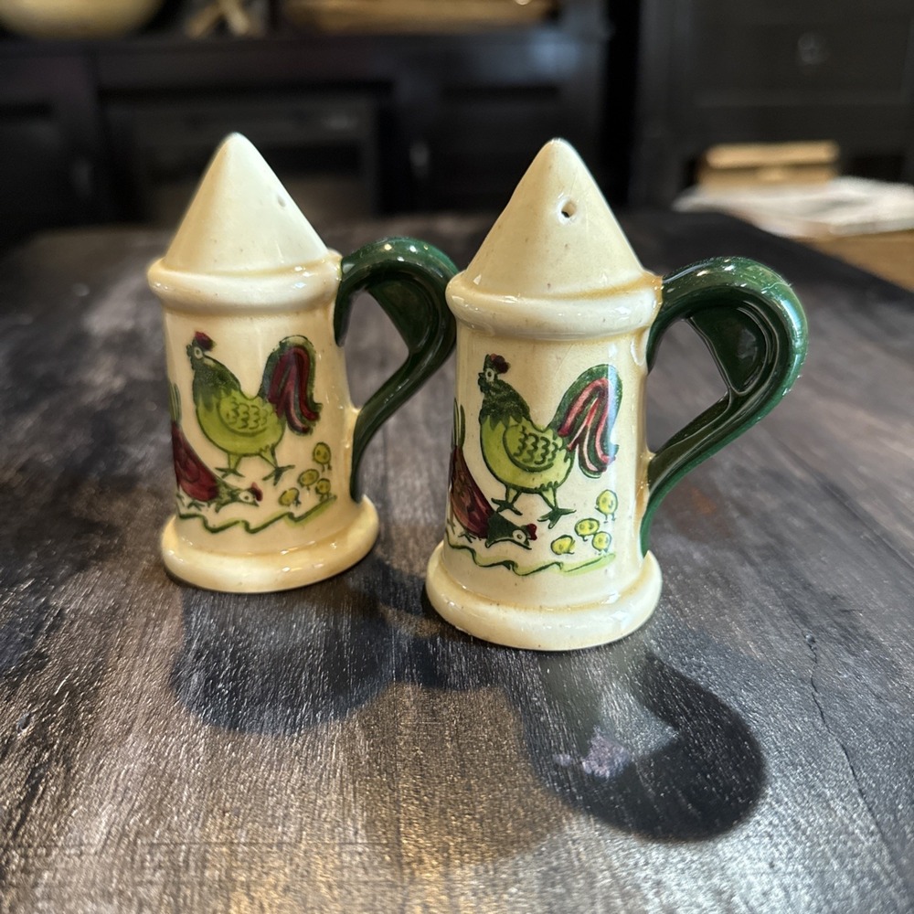 Metlox Poppytrail HOMESTEAD PROVINCIAL Salt and Pepper Shakers rooster hen VTG
